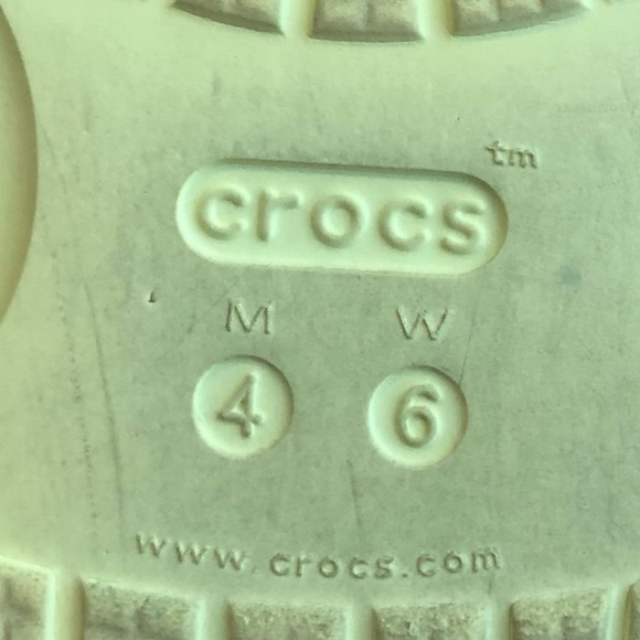 Crocs Casual Slides Men Size 4 Women Size 6. - Picture 9 of 11